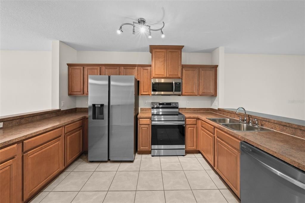 В аренду: $1,995 (3 спален, 2 ванн, 1420 Квадратных фут)