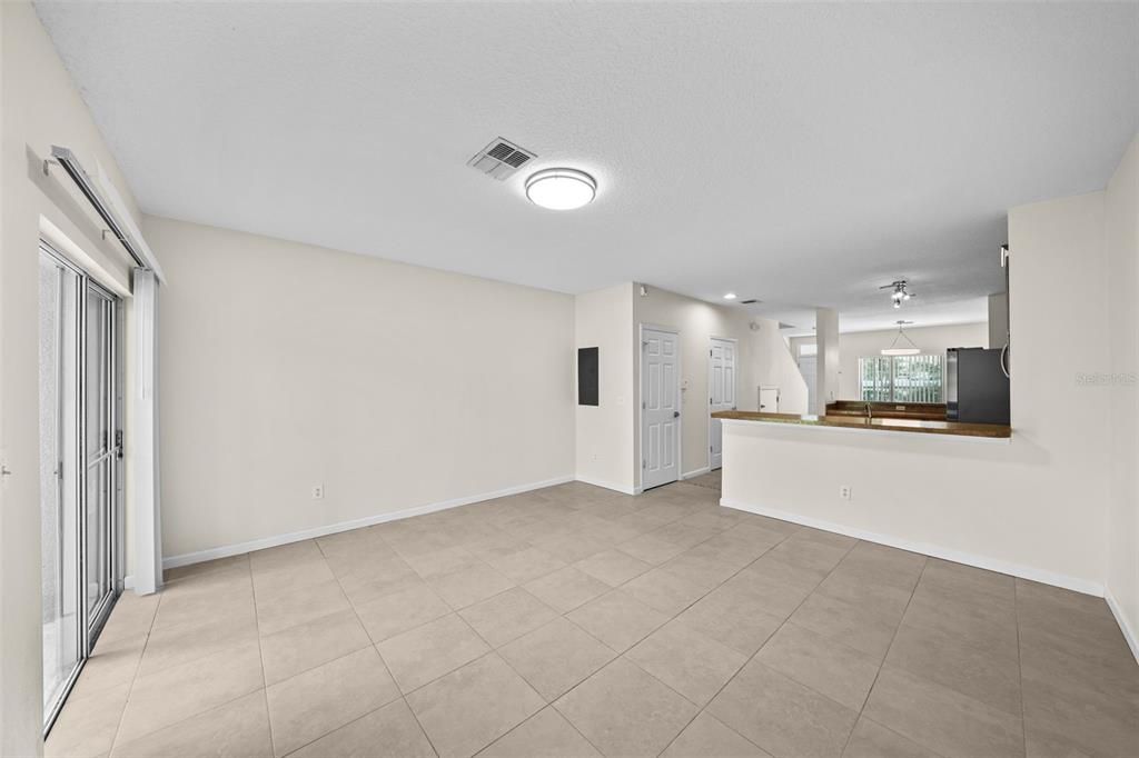 В аренду: $1,995 (3 спален, 2 ванн, 1420 Квадратных фут)