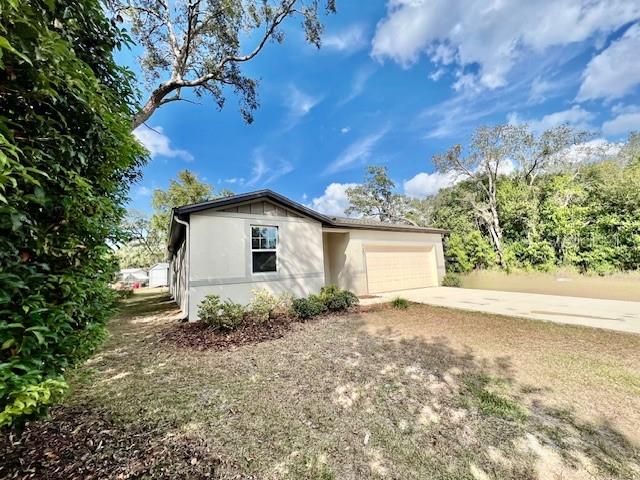 En Renta: $2,350 (3 camas, 2 baños, 1840 Pies cuadrados)