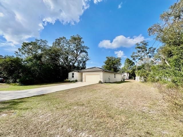 En Renta: $2,350 (3 camas, 2 baños, 1840 Pies cuadrados)