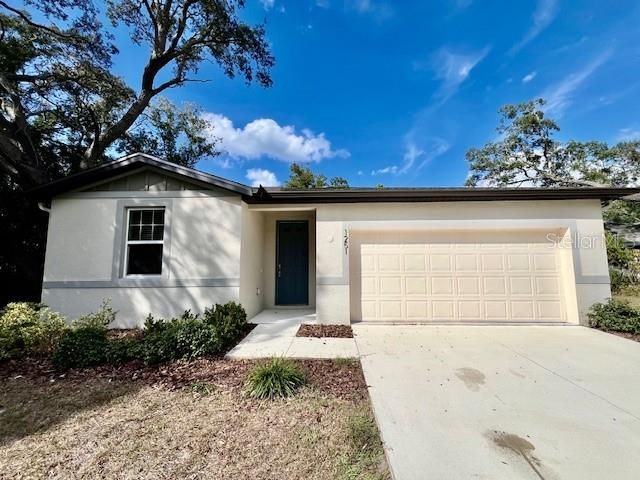 En Renta: $2,350 (3 camas, 2 baños, 1840 Pies cuadrados)