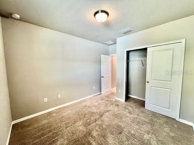 En Renta: $2,350 (3 camas, 2 baños, 1840 Pies cuadrados)