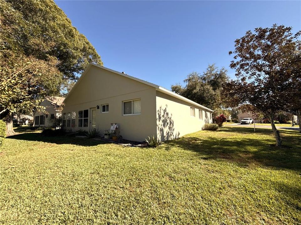 For Sale: $299,999 (2 beds, 2 baths, 1552 Square Feet)