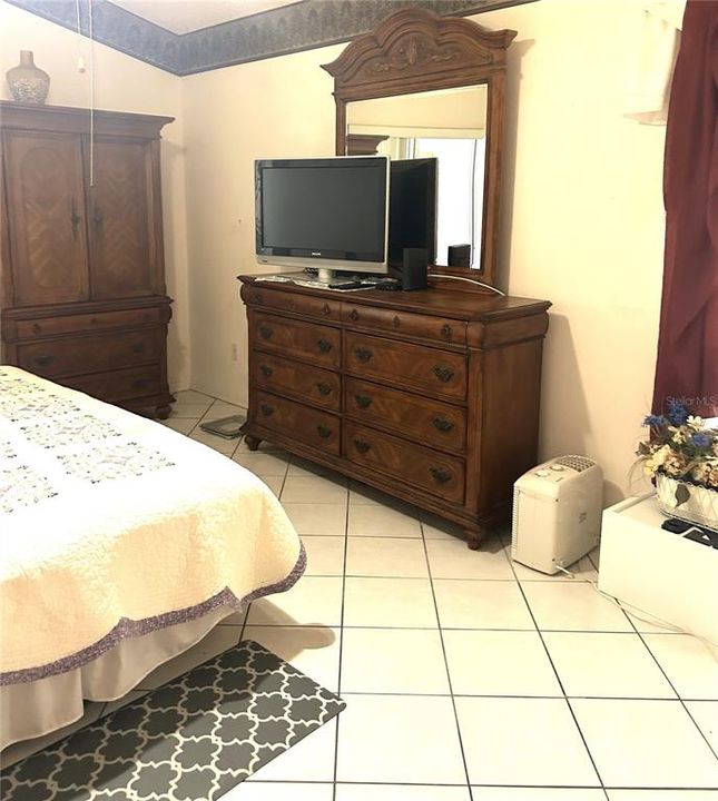 For Sale: $299,999 (2 beds, 2 baths, 1552 Square Feet)