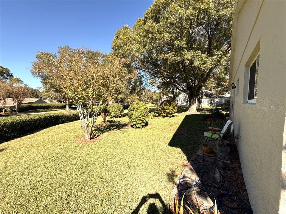 For Sale: $299,999 (2 beds, 2 baths, 1552 Square Feet)