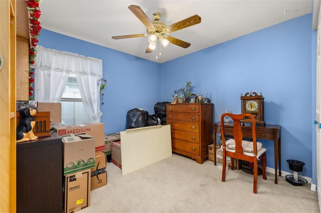 待售: $335,000 (4 贝兹, 2 浴室, 1647 平方英尺)