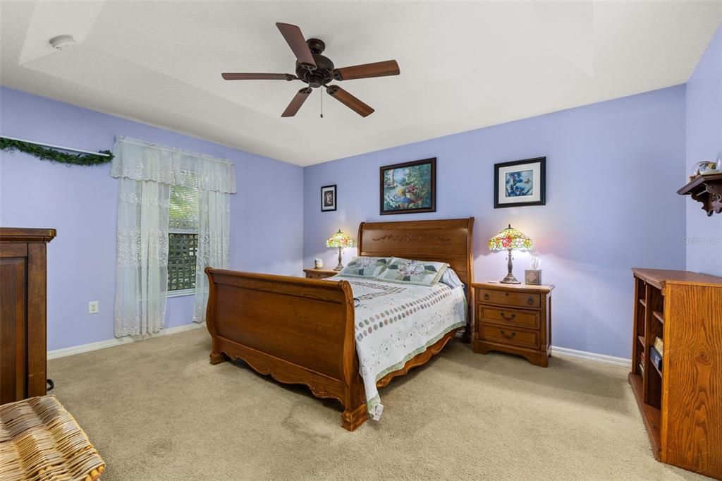 待售: $335,000 (4 贝兹, 2 浴室, 1647 平方英尺)