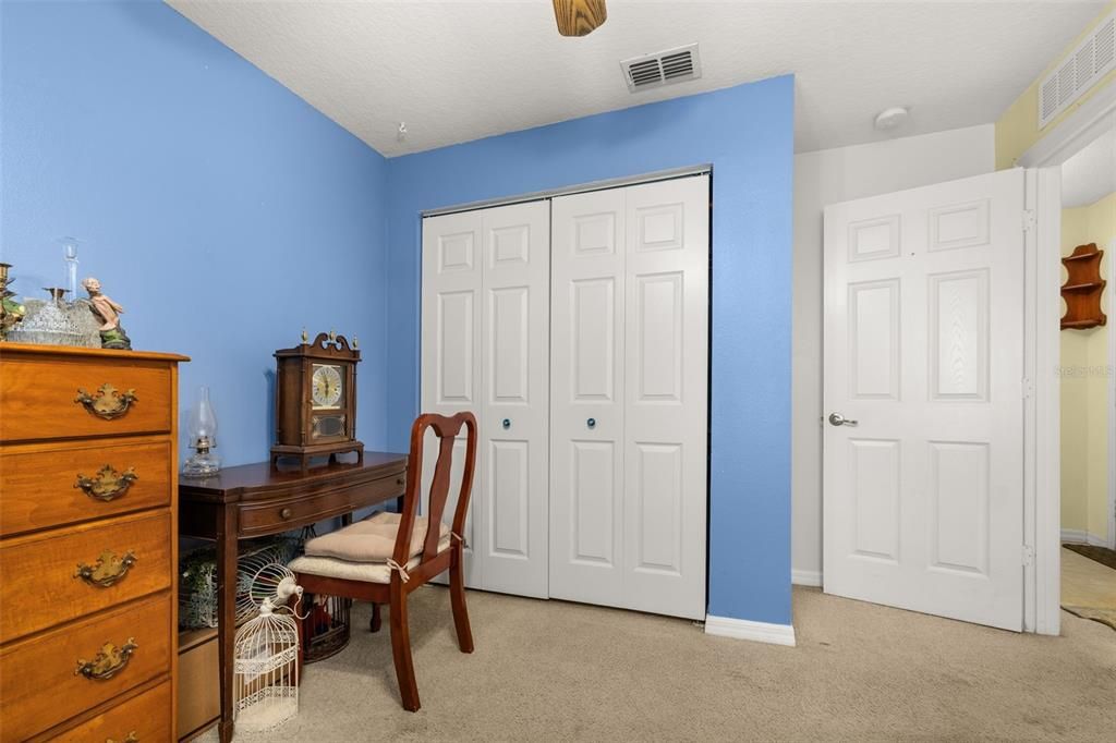 待售: $335,000 (4 贝兹, 2 浴室, 1647 平方英尺)