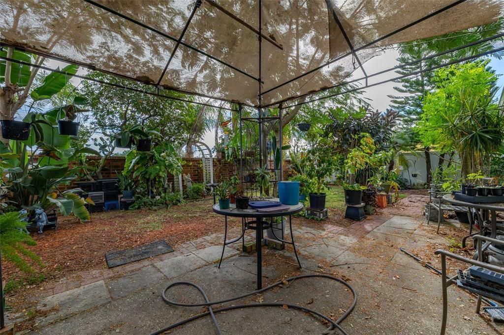 待售: $335,000 (4 贝兹, 2 浴室, 1647 平方英尺)