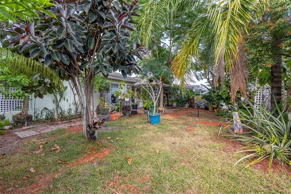 待售: $335,000 (4 贝兹, 2 浴室, 1647 平方英尺)