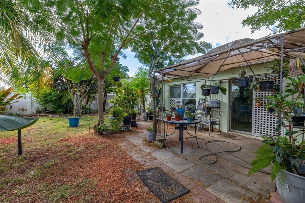 待售: $335,000 (4 贝兹, 2 浴室, 1647 平方英尺)