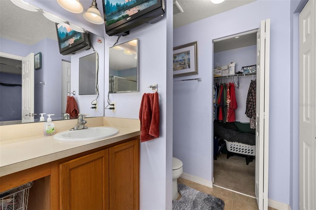 待售: $335,000 (4 贝兹, 2 浴室, 1647 平方英尺)