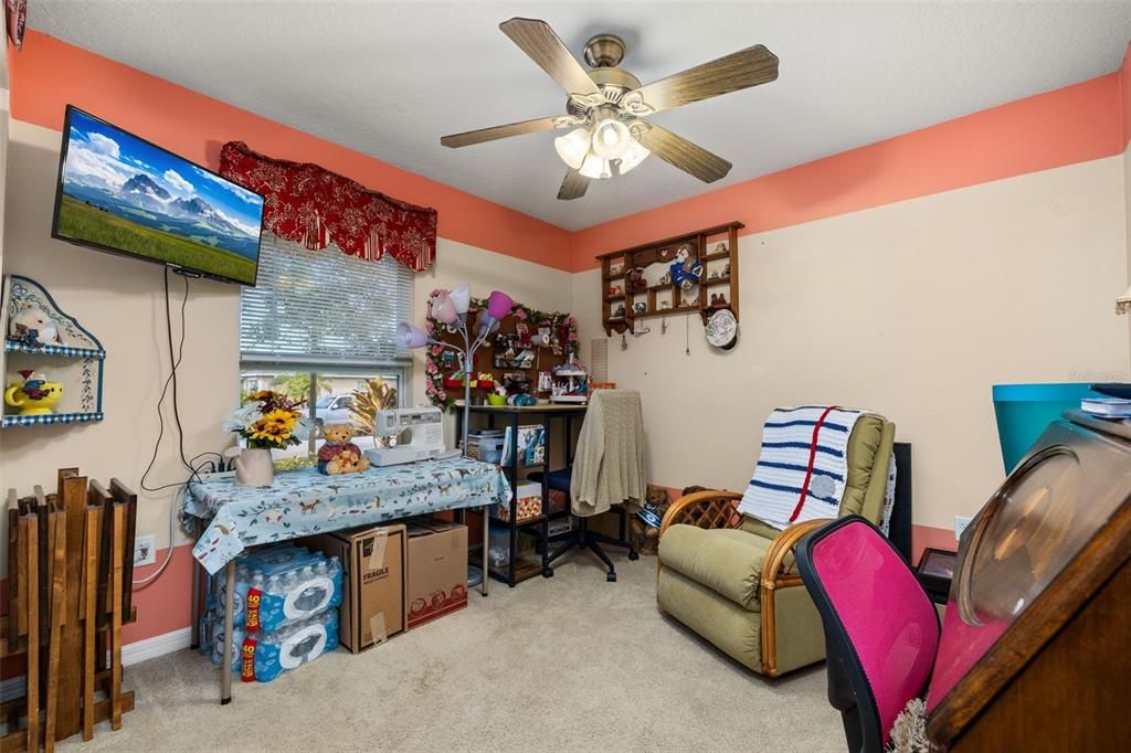 待售: $335,000 (4 贝兹, 2 浴室, 1647 平方英尺)