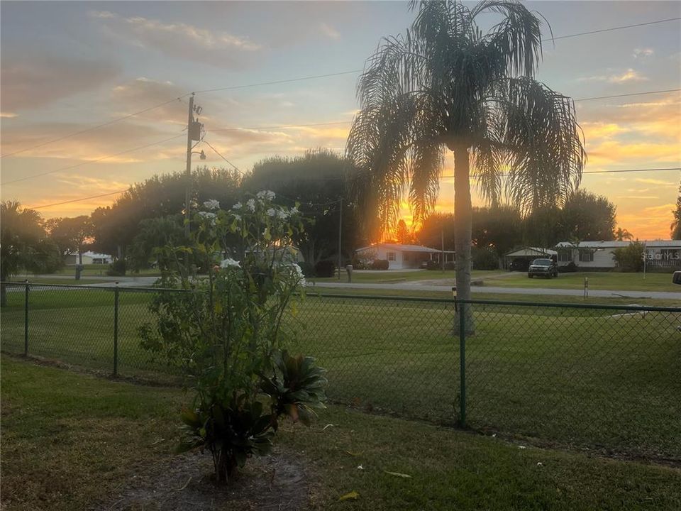 For Sale: $269,000 (2 beds, 2 baths, 1140 Square Feet)