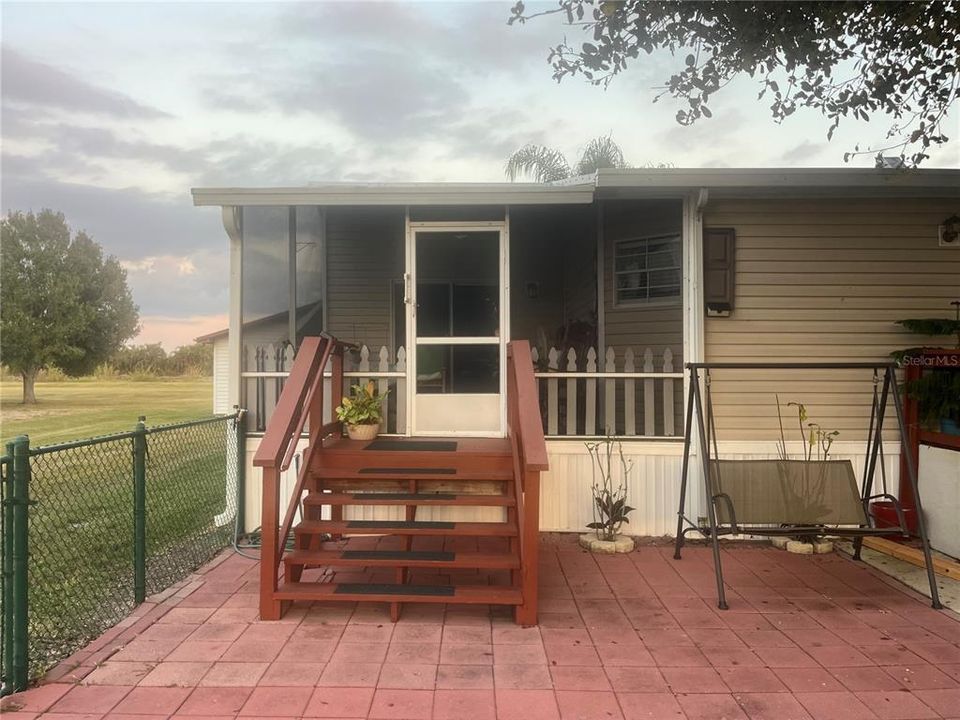 For Sale: $269,000 (2 beds, 2 baths, 1140 Square Feet)