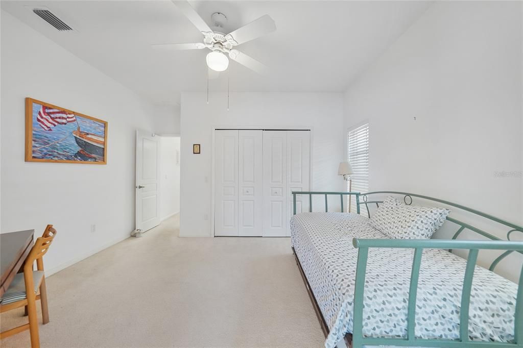 待售: $450,000 (3 贝兹, 2 浴室, 2347 平方英尺)