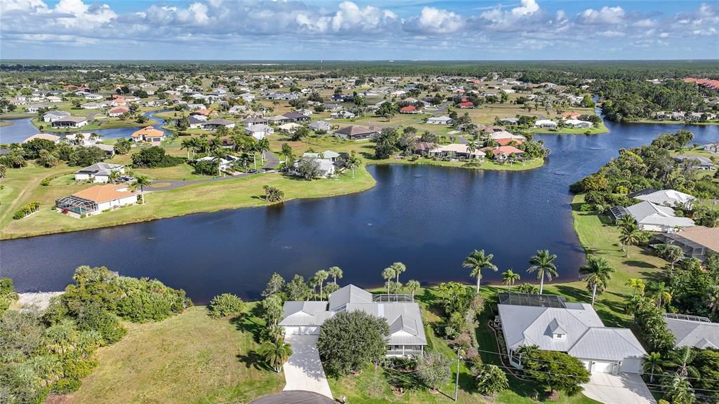 待售: $450,000 (3 贝兹, 2 浴室, 2347 平方英尺)