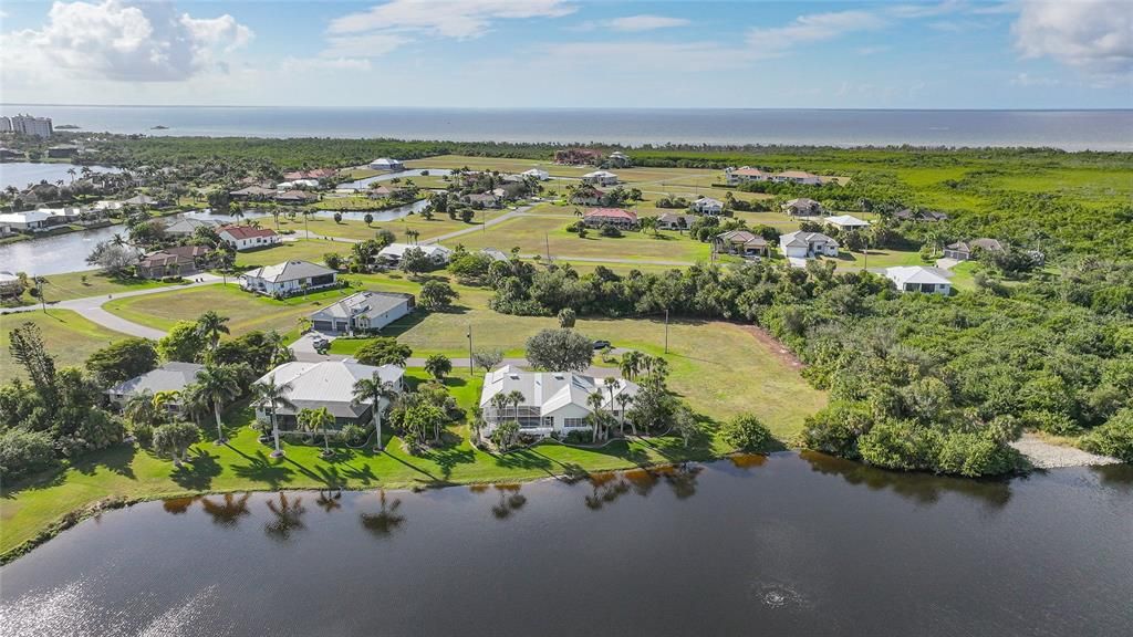 待售: $450,000 (3 贝兹, 2 浴室, 2347 平方英尺)