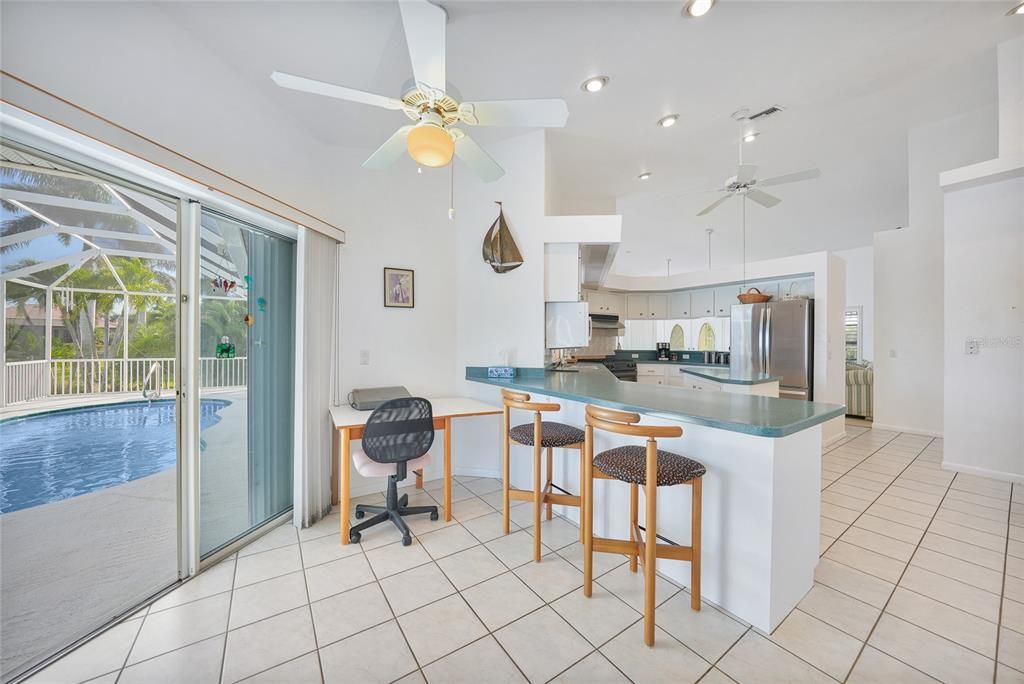 待售: $450,000 (3 贝兹, 2 浴室, 2347 平方英尺)