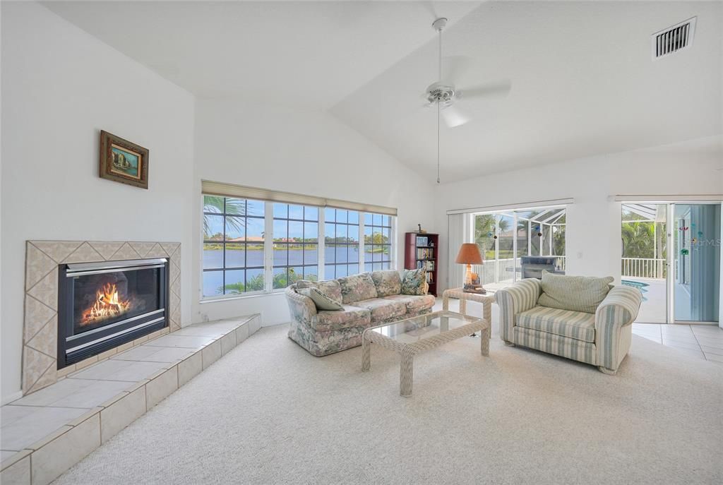 待售: $450,000 (3 贝兹, 2 浴室, 2347 平方英尺)