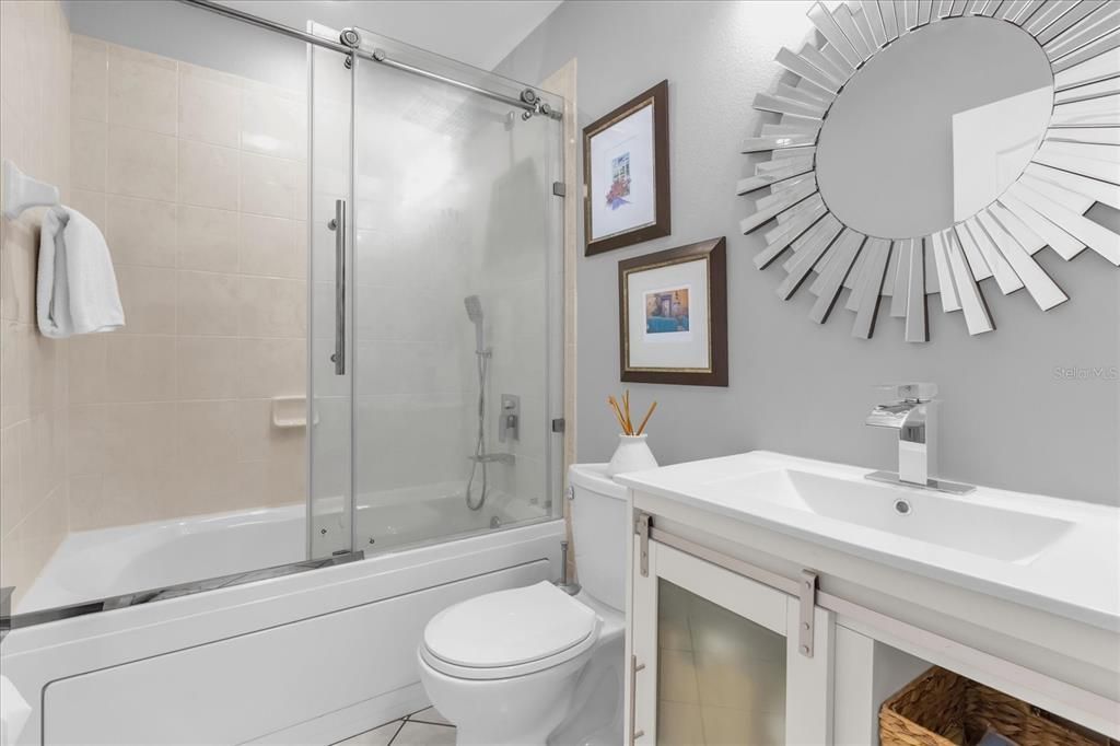 For Sale: $355,000 (3 beds, 2 baths, 1392 Square Feet)