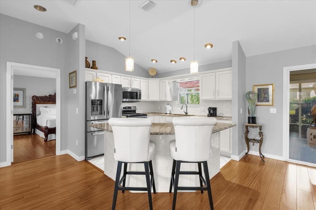 For Sale: $355,000 (3 beds, 2 baths, 1392 Square Feet)