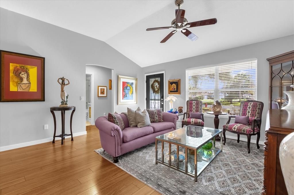 For Sale: $355,000 (3 beds, 2 baths, 1392 Square Feet)