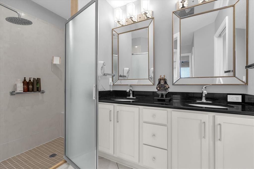 For Sale: $355,000 (3 beds, 2 baths, 1392 Square Feet)