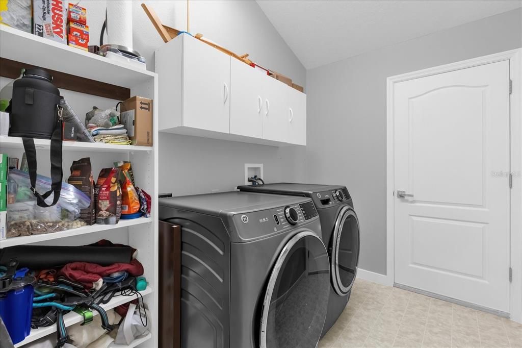 For Sale: $355,000 (3 beds, 2 baths, 1392 Square Feet)