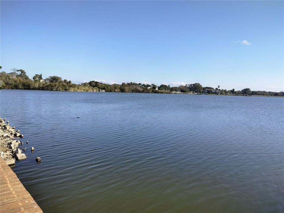 For Sale: $210,000 (2 beds, 2 baths, 1056 Square Feet)