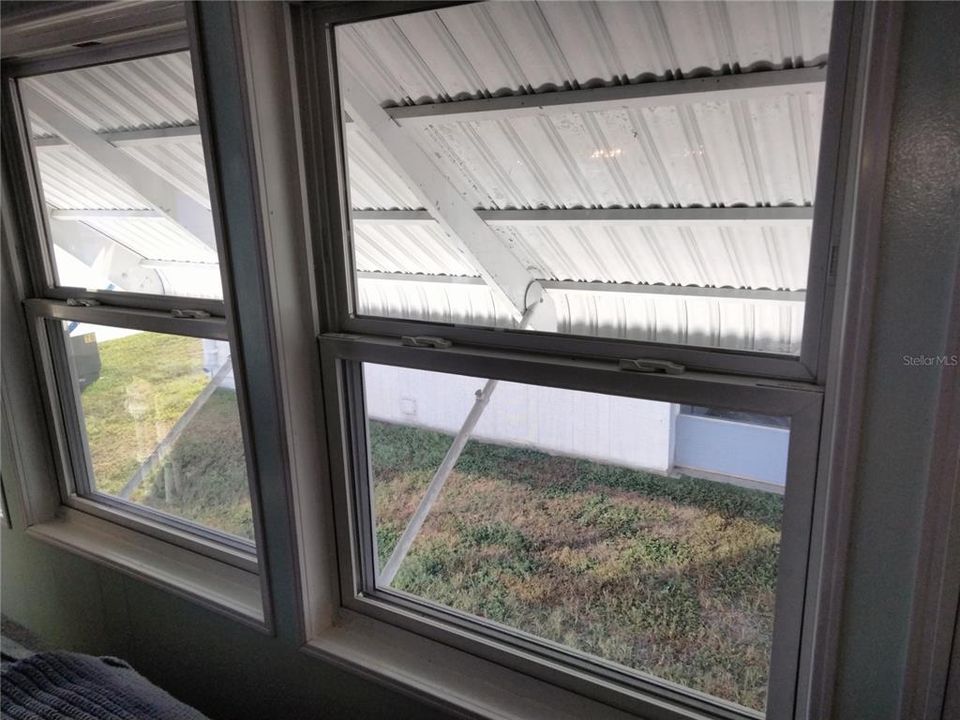 For Sale: $210,000 (2 beds, 2 baths, 1056 Square Feet)