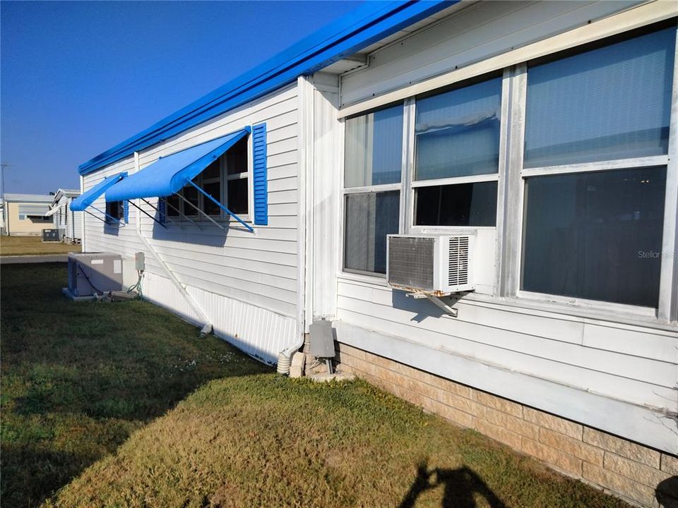 For Sale: $210,000 (2 beds, 2 baths, 1056 Square Feet)