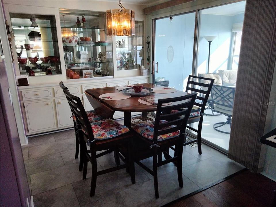 For Sale: $210,000 (2 beds, 2 baths, 1056 Square Feet)