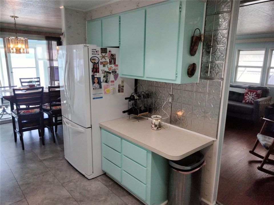 For Sale: $210,000 (2 beds, 2 baths, 1056 Square Feet)