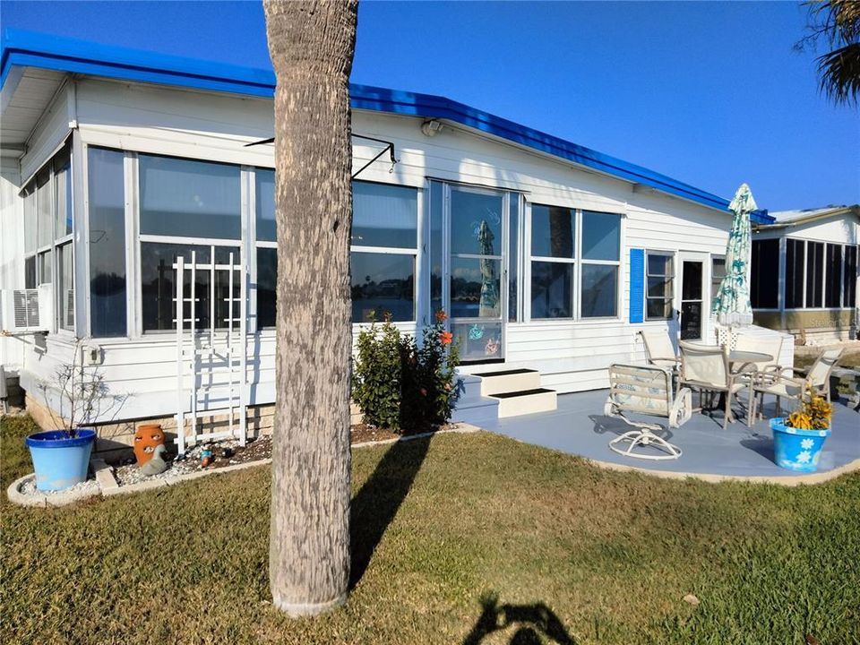 For Sale: $210,000 (2 beds, 2 baths, 1056 Square Feet)