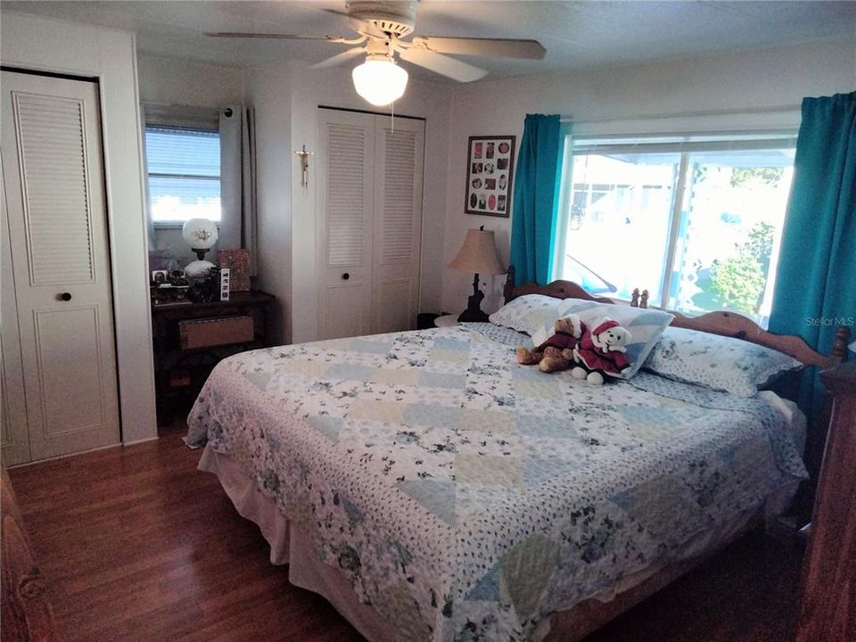 For Sale: $210,000 (2 beds, 2 baths, 1056 Square Feet)