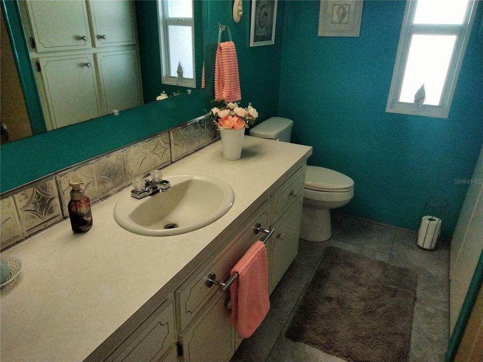 For Sale: $210,000 (2 beds, 2 baths, 1056 Square Feet)