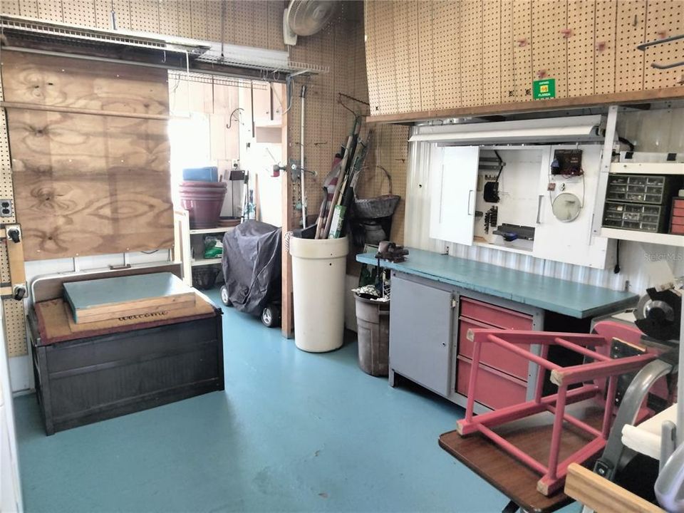 For Sale: $210,000 (2 beds, 2 baths, 1056 Square Feet)