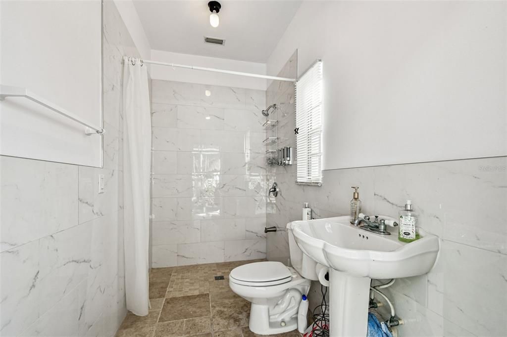 En Venta: $844,500 (4 camas, 3 baños, 2762 Pies cuadrados)