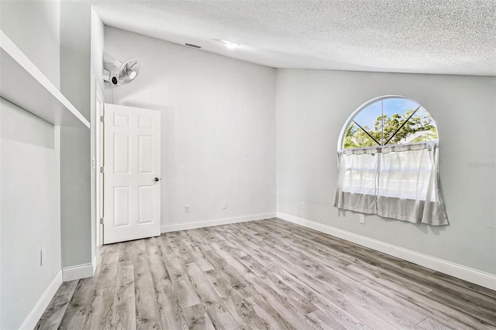 En Venta: $844,500 (4 camas, 3 baños, 2762 Pies cuadrados)