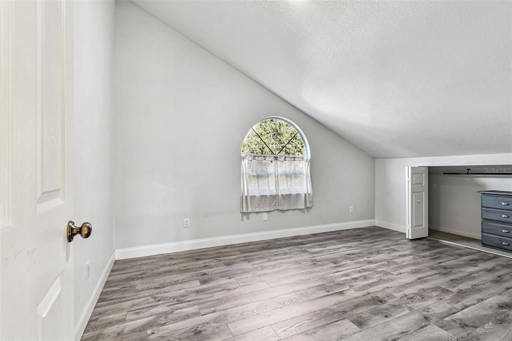 En Venta: $844,500 (4 camas, 3 baños, 2762 Pies cuadrados)