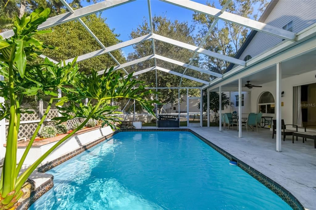 En Venta: $844,500 (4 camas, 3 baños, 2762 Pies cuadrados)