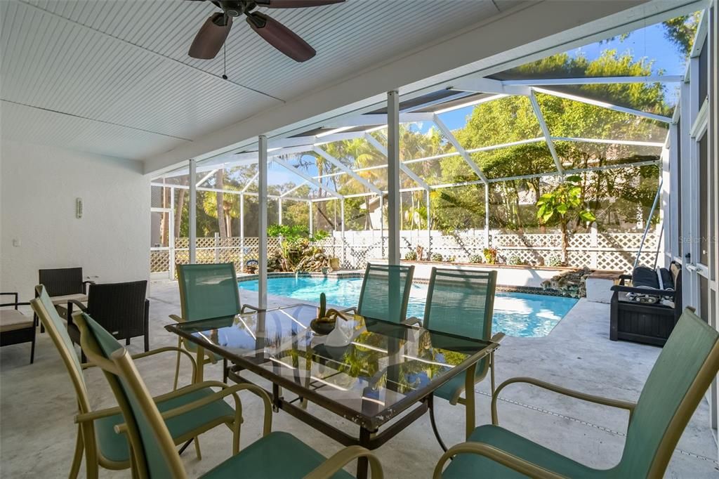 En Venta: $844,500 (4 camas, 3 baños, 2762 Pies cuadrados)