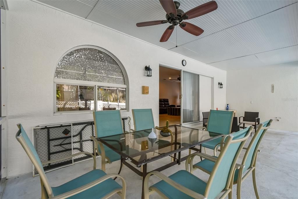 En Venta: $844,500 (4 camas, 3 baños, 2762 Pies cuadrados)