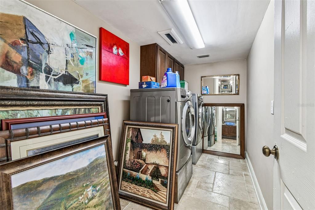 En Venta: $844,500 (4 camas, 3 baños, 2762 Pies cuadrados)