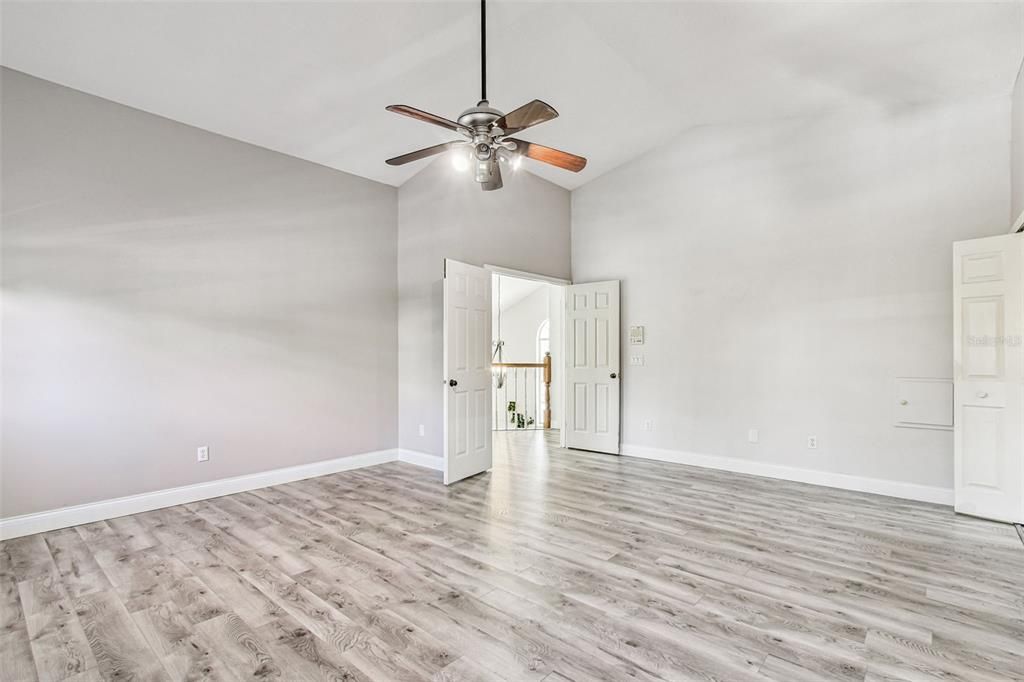 En Venta: $844,500 (4 camas, 3 baños, 2762 Pies cuadrados)