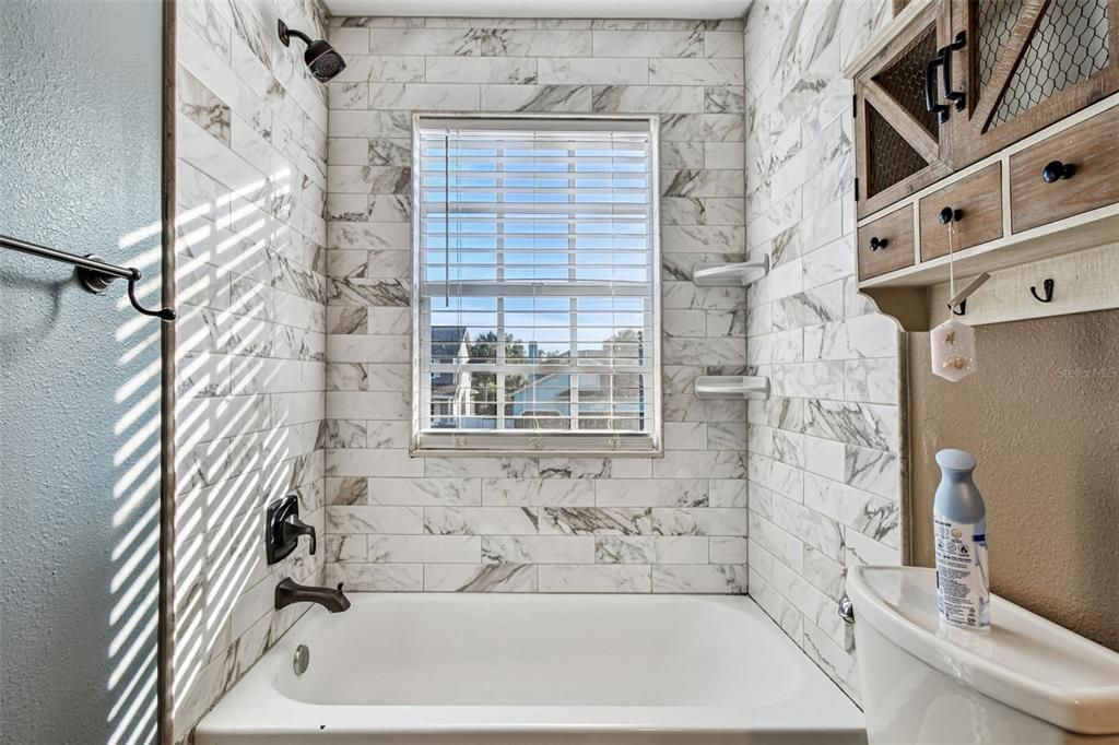 En Venta: $844,500 (4 camas, 3 baños, 2762 Pies cuadrados)