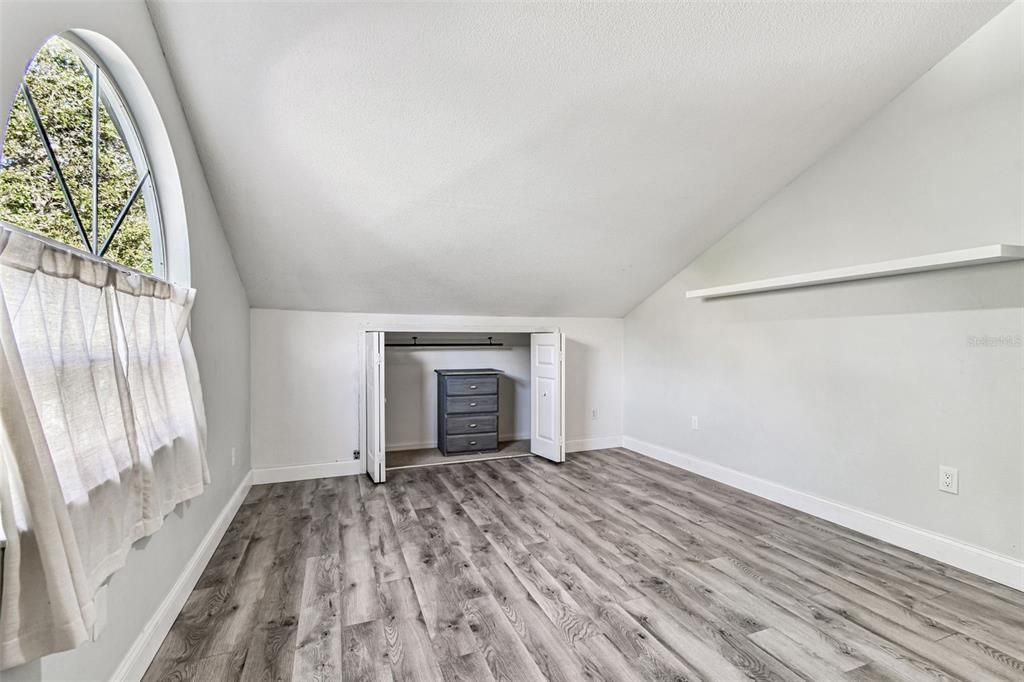 En Venta: $844,500 (4 camas, 3 baños, 2762 Pies cuadrados)