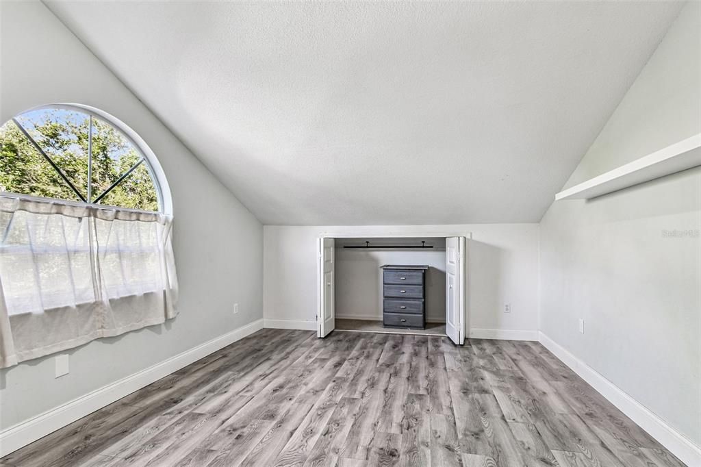 En Venta: $844,500 (4 camas, 3 baños, 2762 Pies cuadrados)