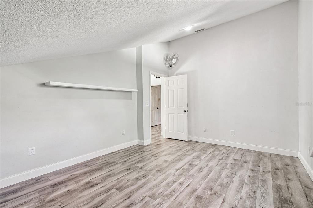 En Venta: $844,500 (4 camas, 3 baños, 2762 Pies cuadrados)